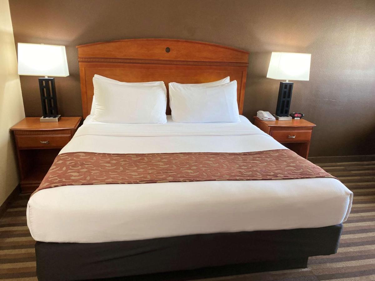 Best Western Manhattan Inn מראה חיצוני תמונה