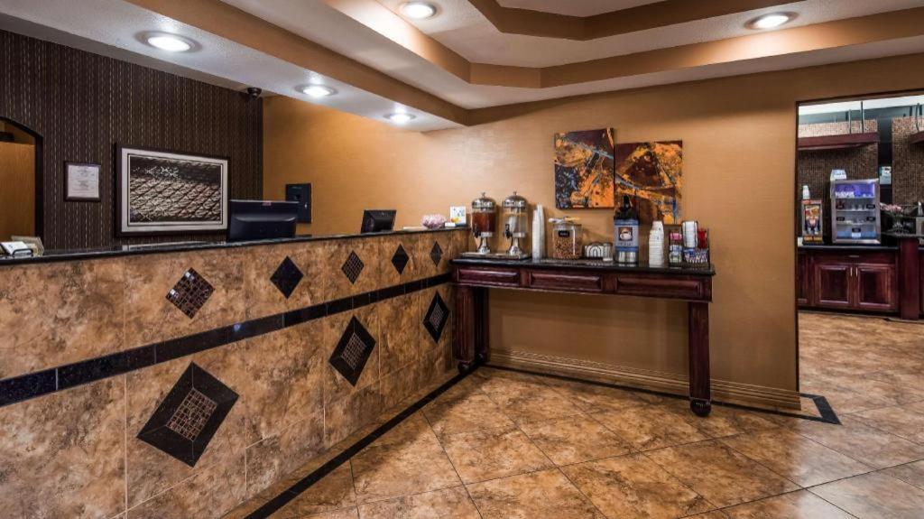 Best Western Manhattan Inn מראה חיצוני תמונה