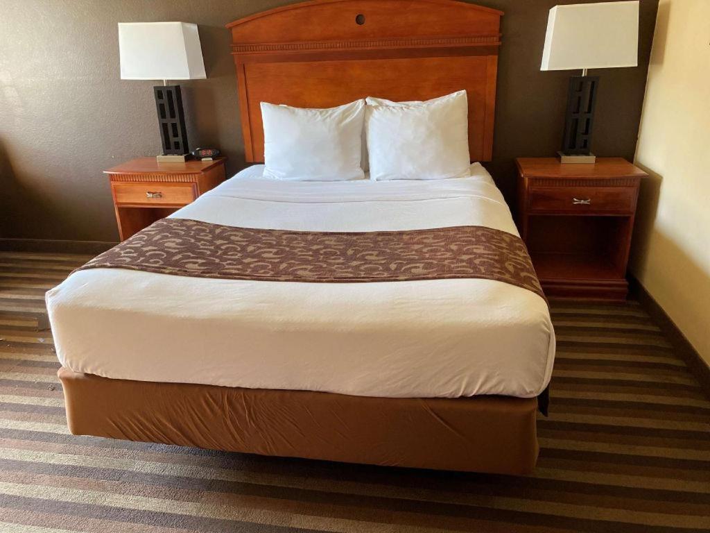 Best Western Manhattan Inn מראה חיצוני תמונה