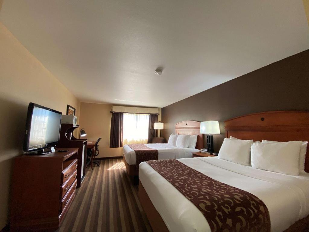 Best Western Manhattan Inn מראה חיצוני תמונה